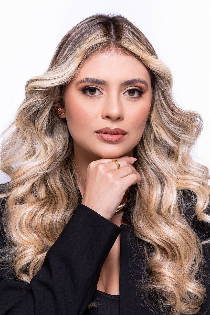 Mari Avelino - Corporativo