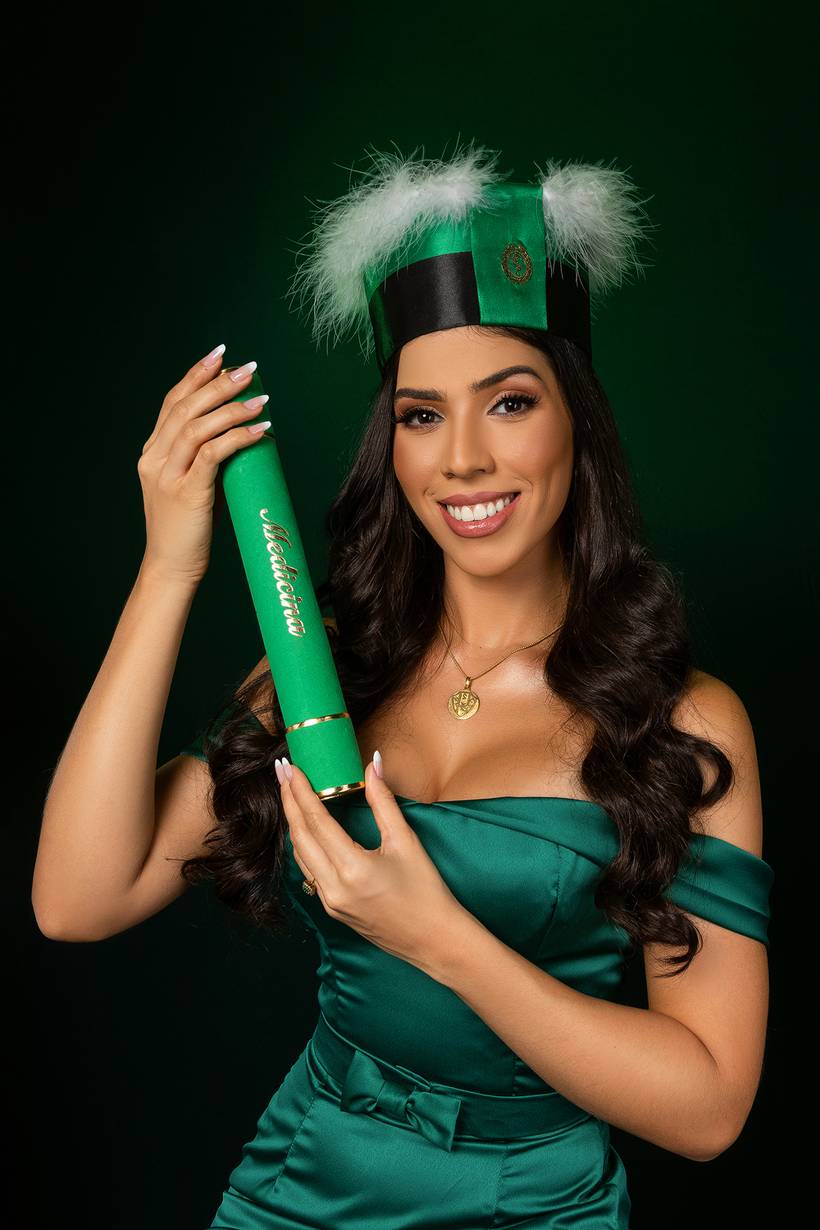 Letícia Ataide - Formanda